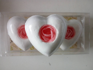 with flower heart bath bomb