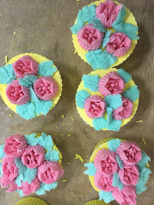 flowers cupcake bath bomb