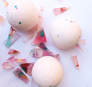 natural bubble bath bomb