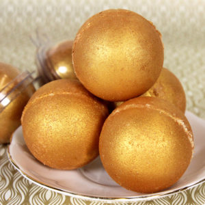 shining gold bath bomb